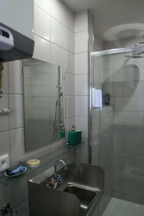 Male Utulne Studio S Koupelnou A Kuchynkou Svinarov Kültér fotó